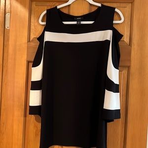 BNWOT Alfani XL Cold Shoulder Top